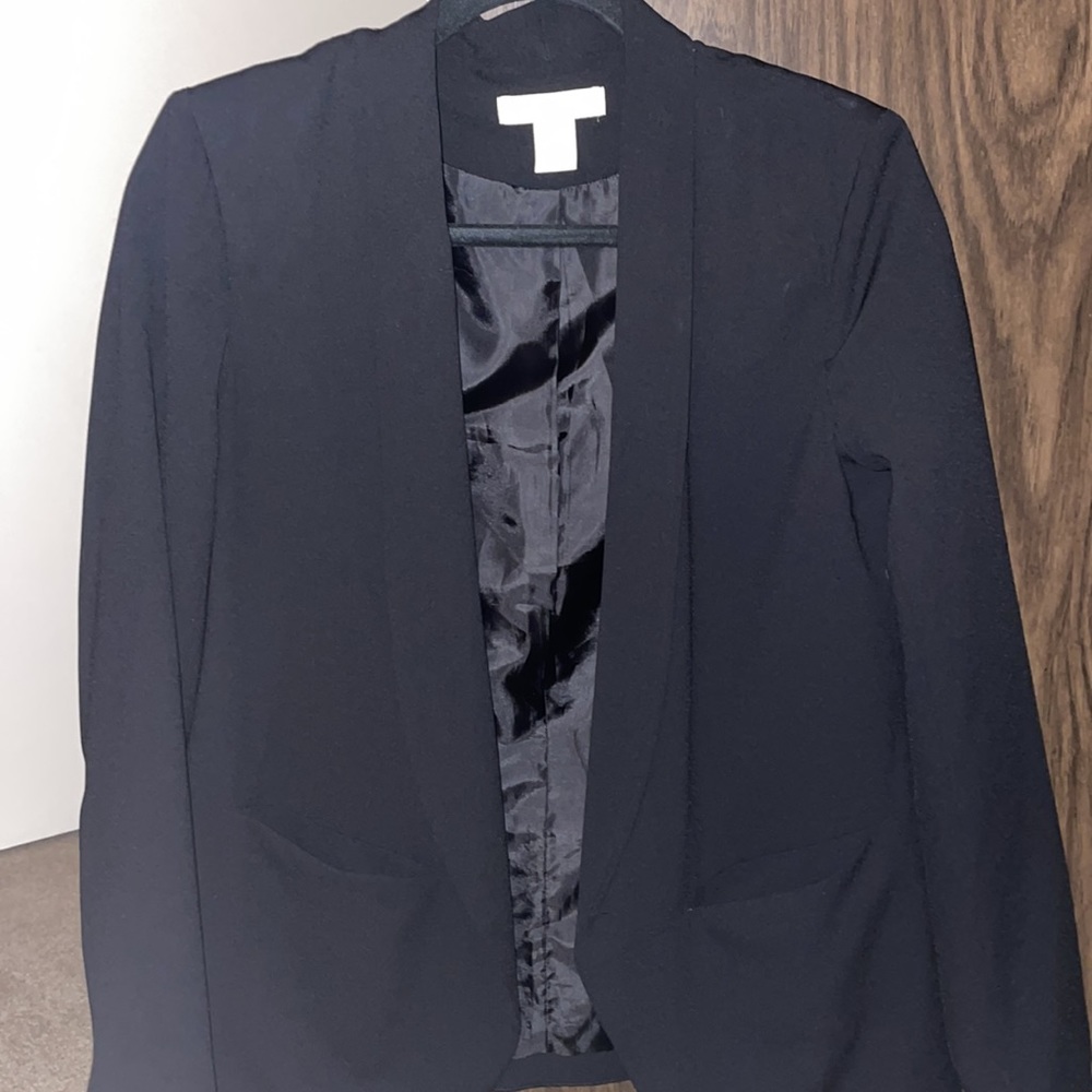 H&M Blazer - Picture 2 of 4
